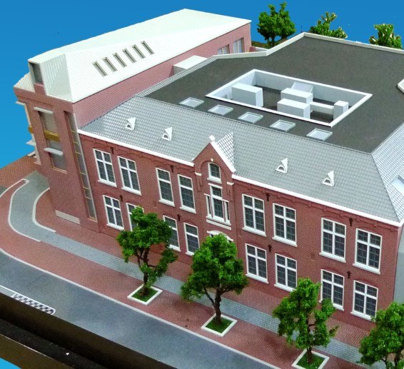 Full building scale model: the whole school in three dimensions, with roof, courtyard, street and trees